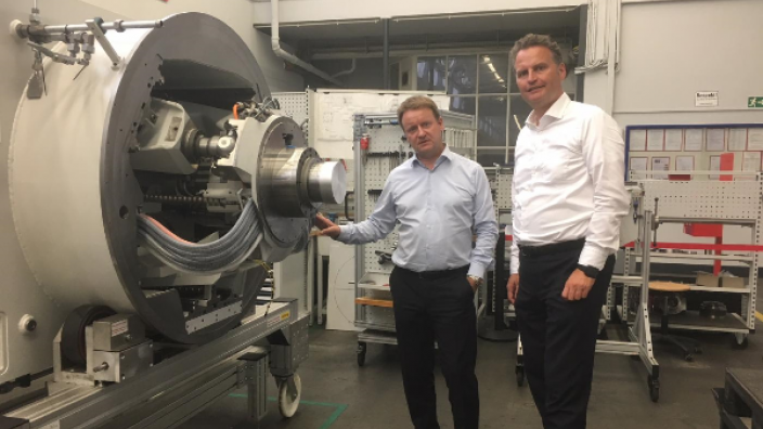Günter Krings besucht die Firma Starrag Technology GmbH in Rheydt