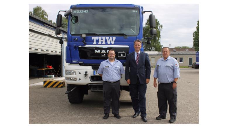 Günter Krings mit Thorsten Saal (l) und Wolfram Seegers (r)