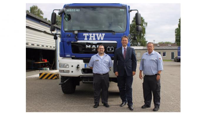 Günter Krings mit Thorsten Saal (l) und Wolfram Seegers (r)